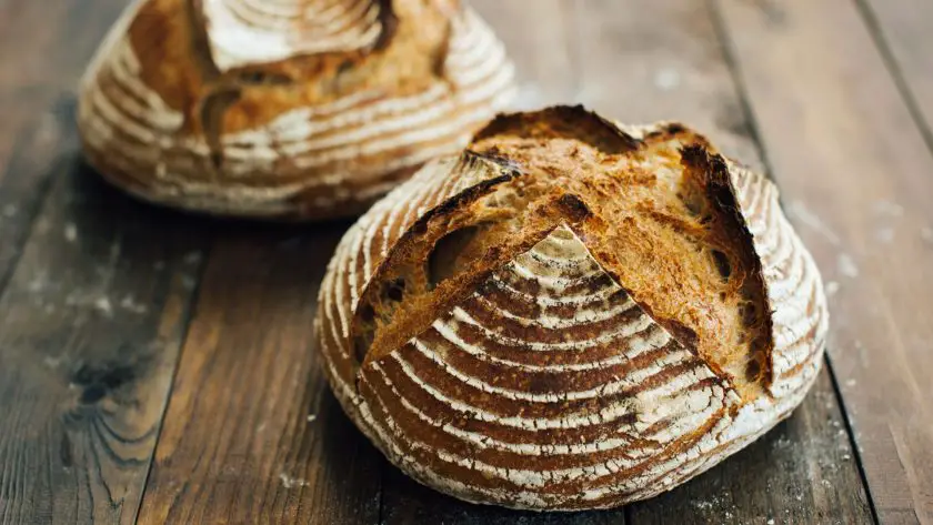 Sourdough scoring designs: how to score sourdough bread + best tips