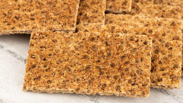 The best sourdough discard crackers recipe