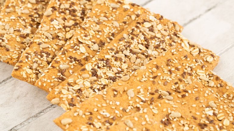 The best sourdough discard crackers recipe