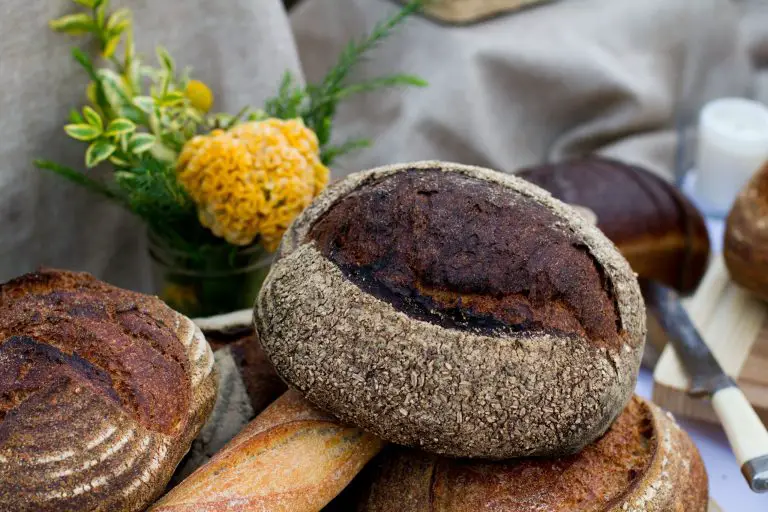 Rye bread vs sourdough bread - which is healthier?