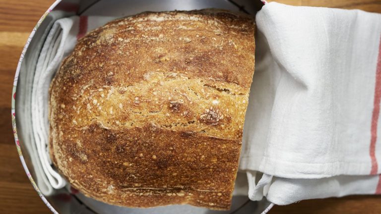 How to make sourdough bread without a starter (guide + recipe)