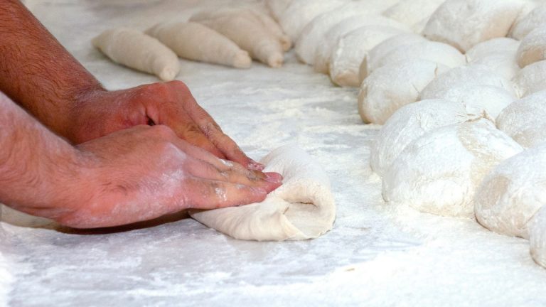 Bread dough vs pizza dough: the key difference answered!