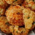 Yummy and easy sourdough cheddar biscuits