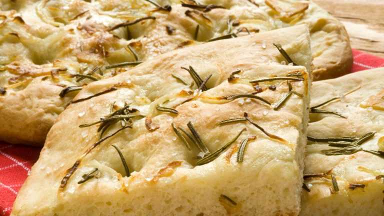 Garlic rosemary sourdough recipe – fragrant and delicious
