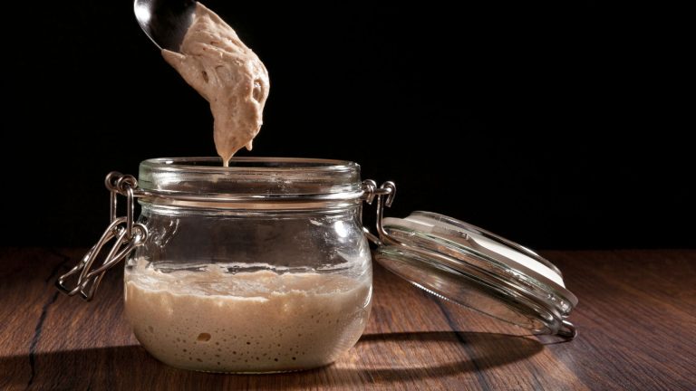 How to strengthen sourdough starter – 7 best ways