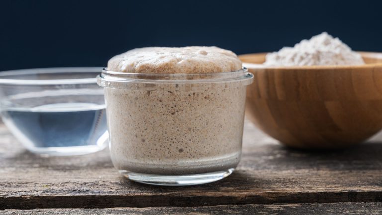 How to make sourdough starter – bake like a pro!