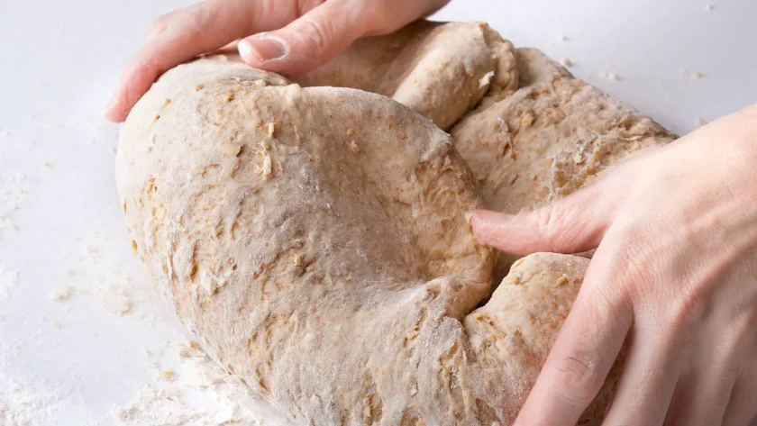 6 basic sourdough kneading techniques