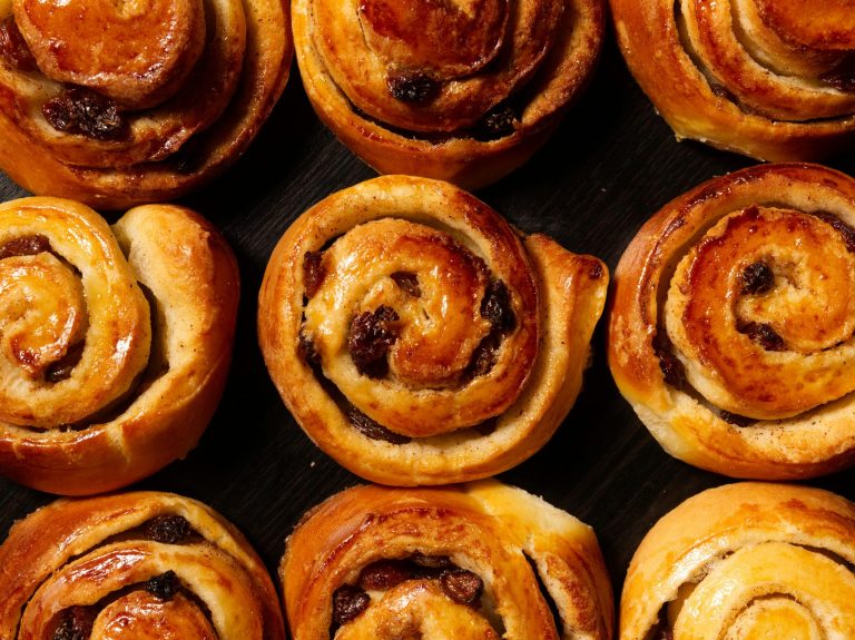 Sourdough pumpkin cinnamon rolls