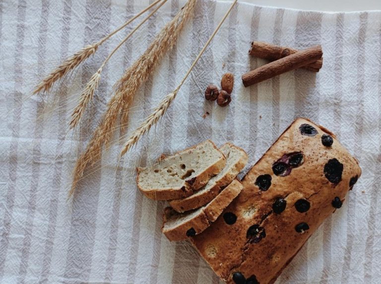 Cinnamon raisin sourdough bread