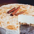 Cinnamon roll cheesecake