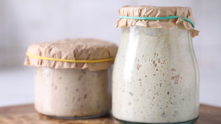 What to do with sourdough discard (11 easy recipes + creative uses! )