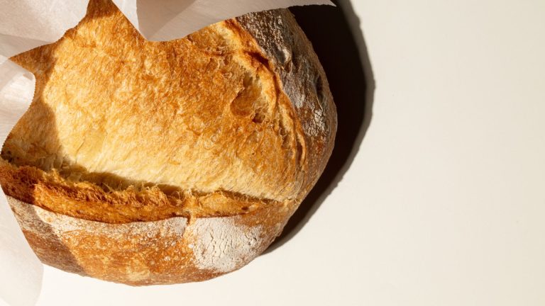 How to keep sourdough bread fresh: simple storage tips