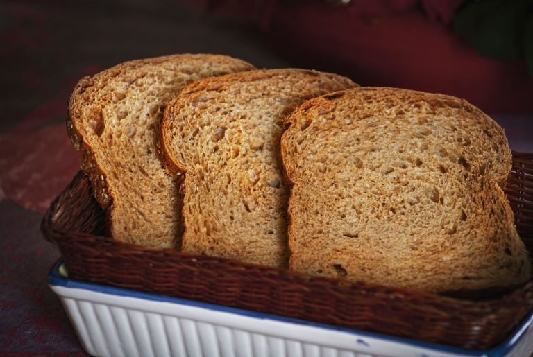 Honey sourdough bread: try this sweet twist on classic sourdough!