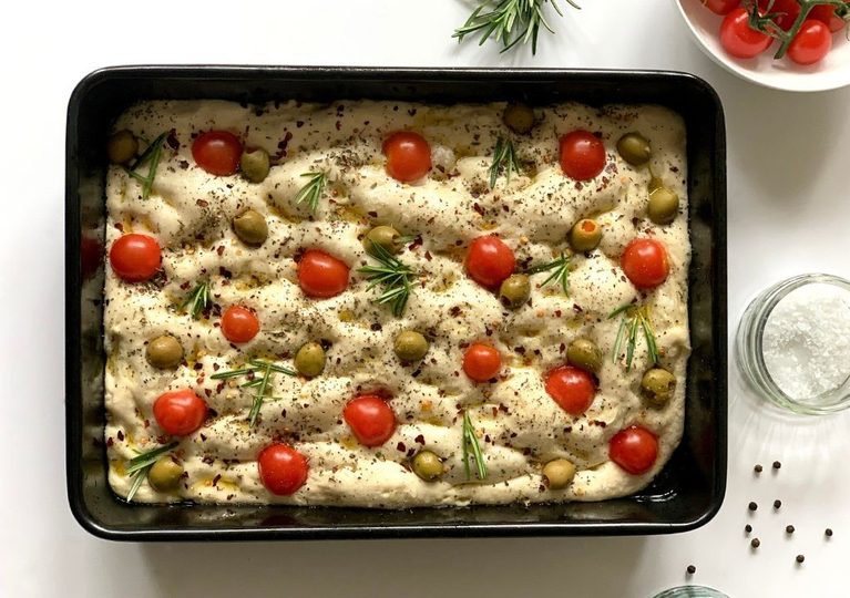 How to decorate focaccia: easy ideas for beautiful bread 